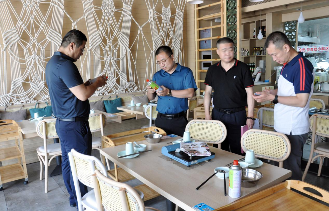 山西航天對(duì)所轄租戶餐飲場(chǎng)所 展開使用燃?xì)庠罹吆蚅NG杜瓦瓶專項(xiàng)治理行動(dòng)